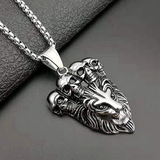 Collier tête de lion.