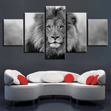 Tableau lion noir et blanc.