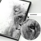 Poster Lionne Demi Portrait Noir et Blanc zoom