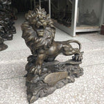 Grande-statue-lion-côté