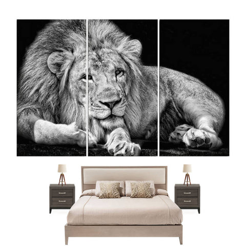 Tableau Lion Noir et Blanc Couché Fièrement | Lion Royaume