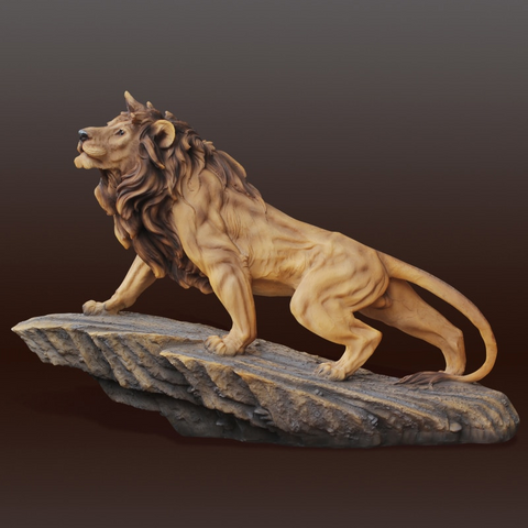Le roi lion statue sur socle.