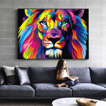 Grande tête de lion sur toile en couleurs.