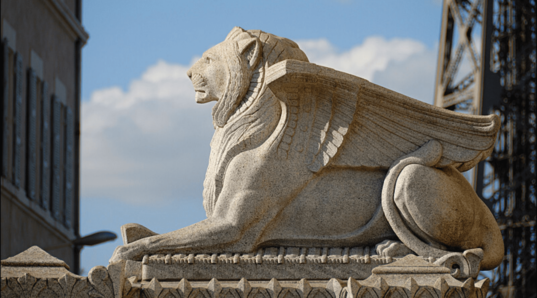 Architecture lion.