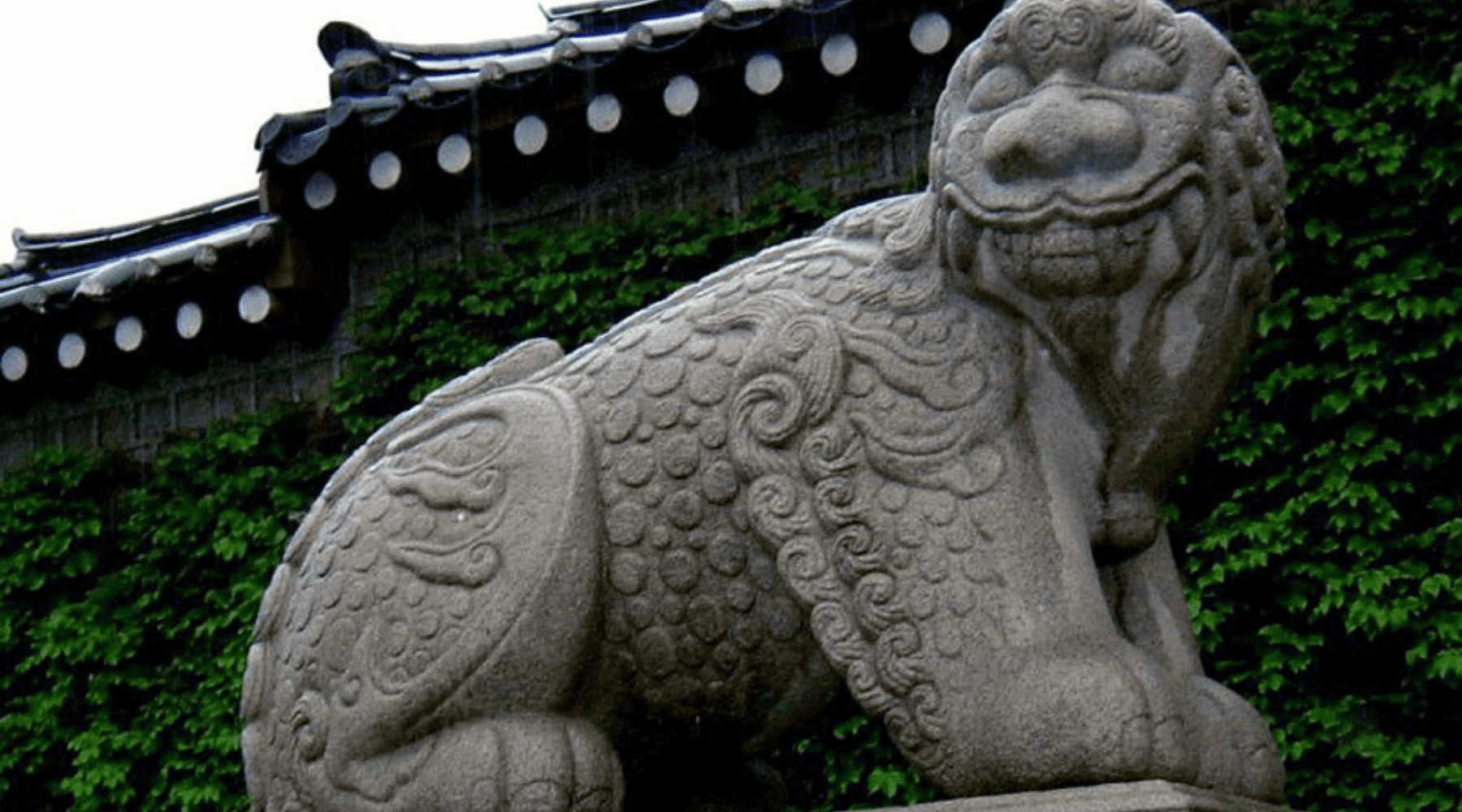 statue lion pierre