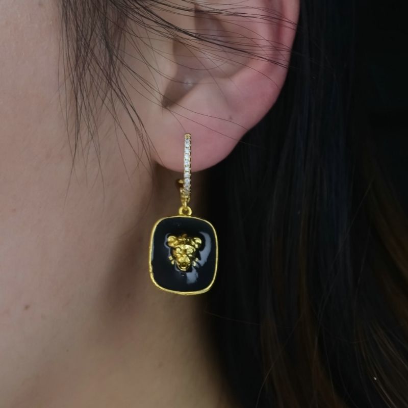 boucle d'oreille médaillon support