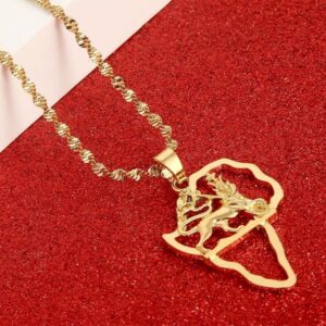 Collier or Afrique lion fond rouge