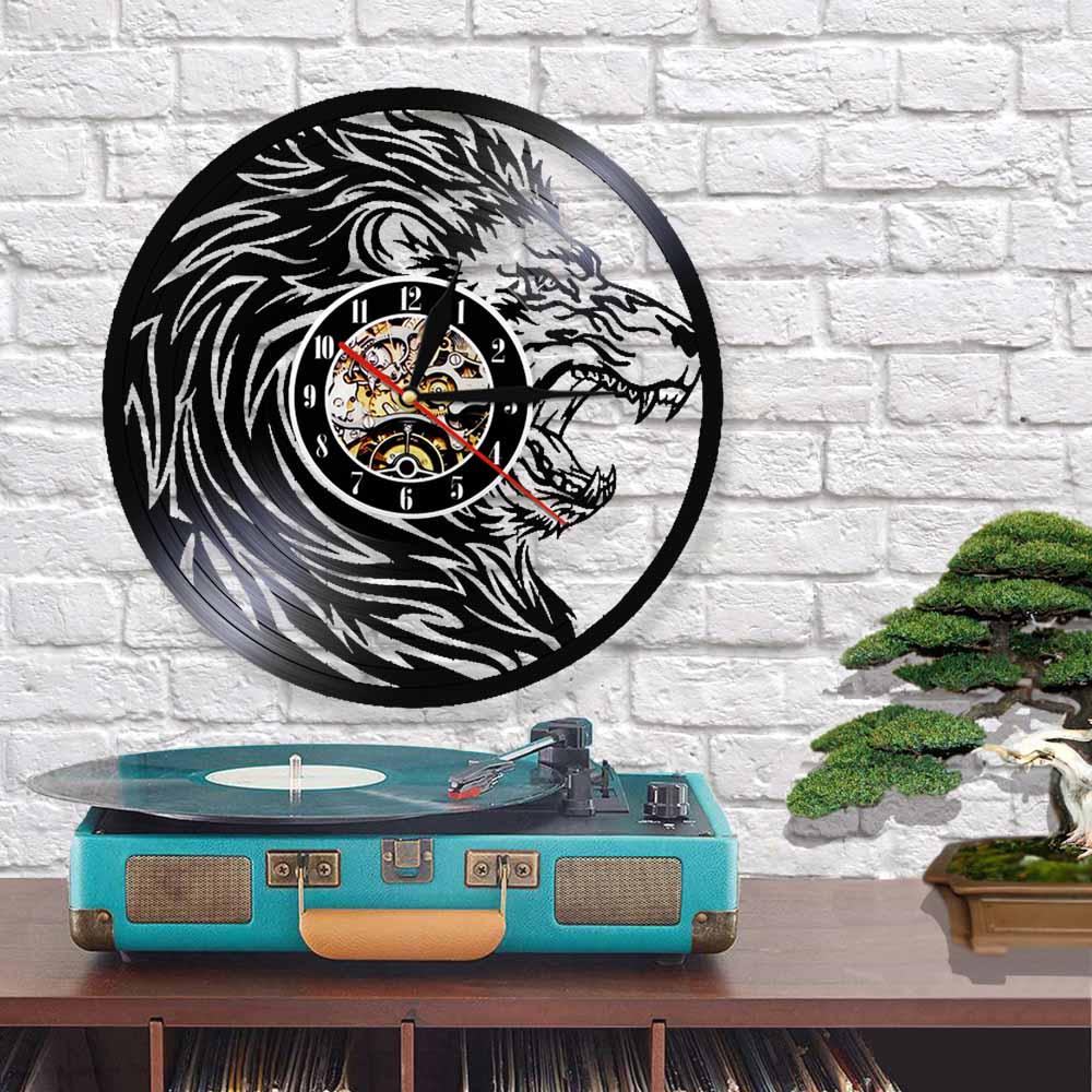 Horloge lion aiguilles.