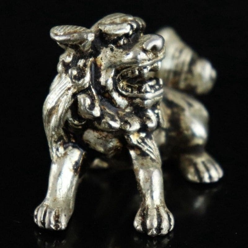 Lion-chinois-argent-debout