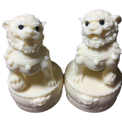 Statuette-lion-en-résine-blanc
