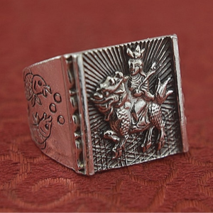 Bague lion chinois.