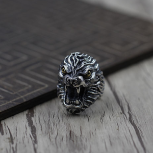 Grosse Bague en Argent massif Ciselée Tête de Lion