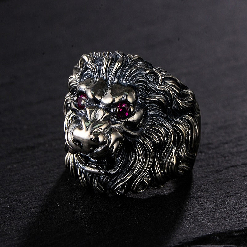 Bague Lion Yeux Rouge en argent massif