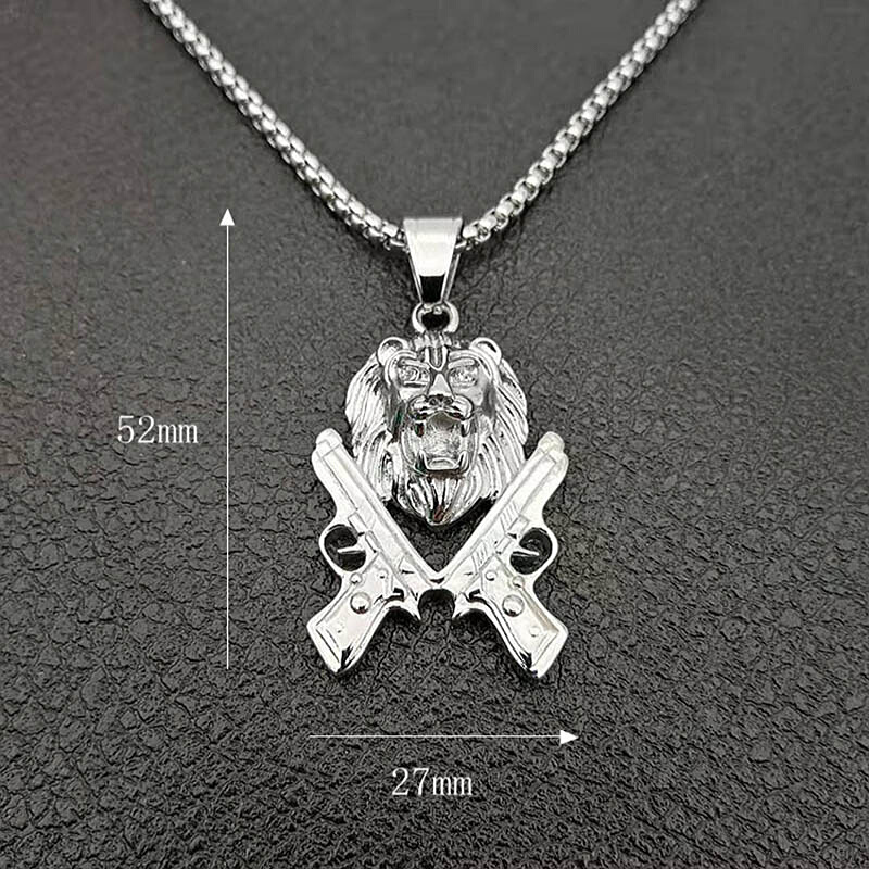 Lion et guns en colliers.