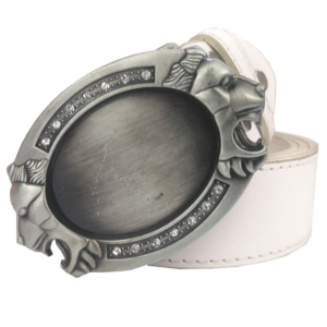 Ceinture blanche tête de lion.