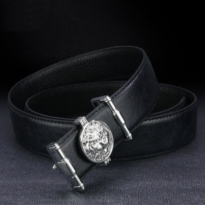 Ceinture noire avec lion.