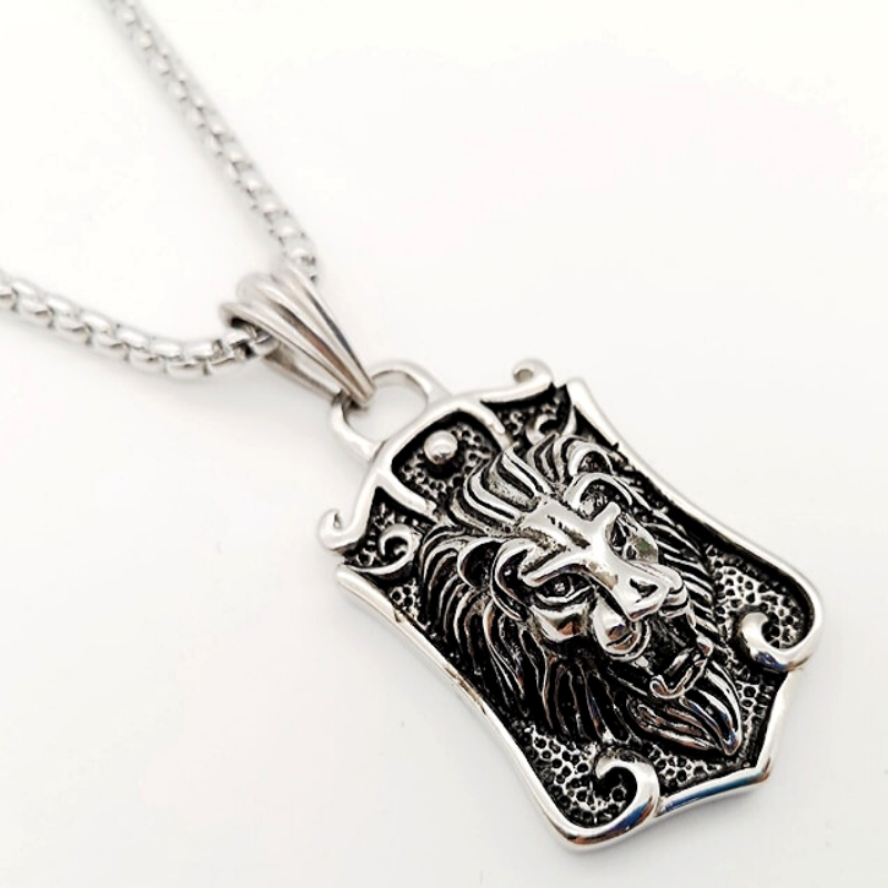 Pendentif lion argent.