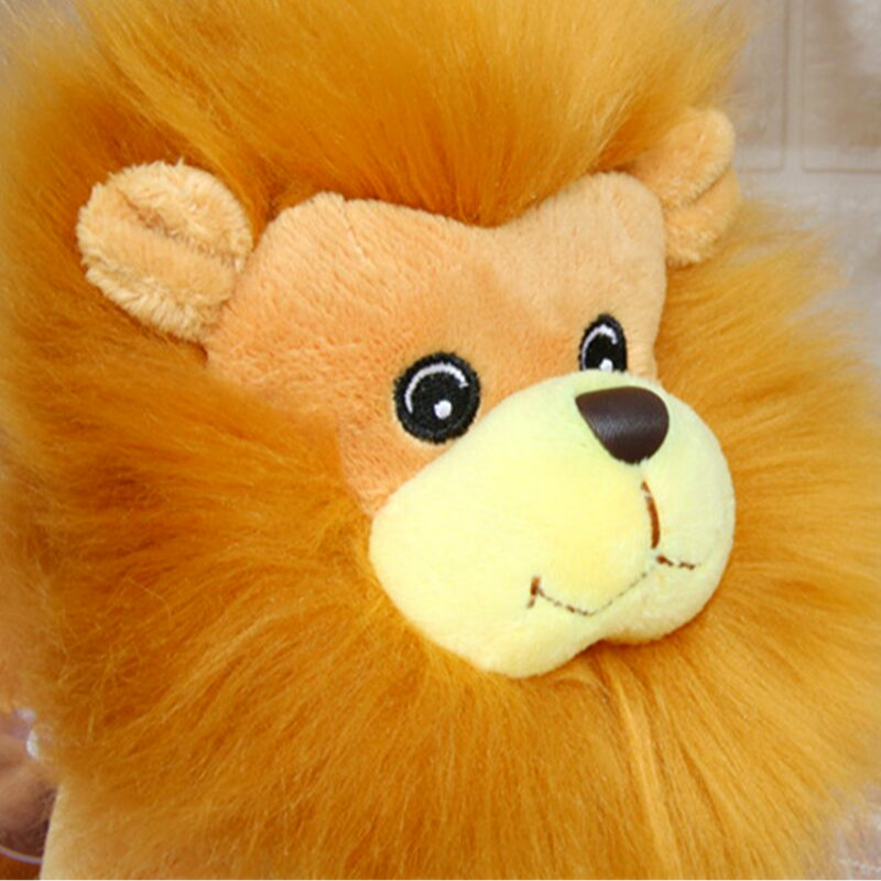 Tête de lion en peluche pour bébé.