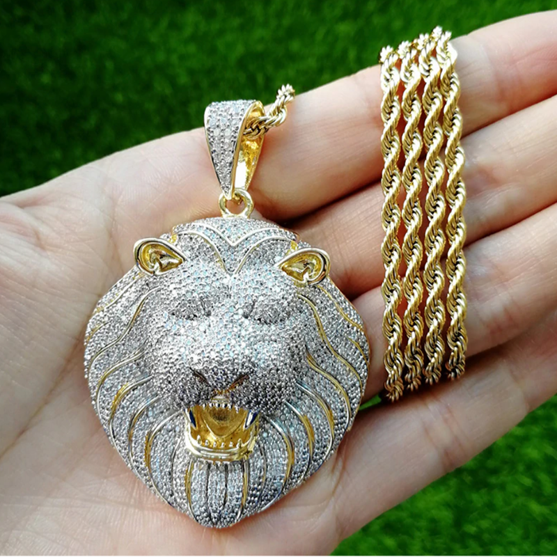 Pendentif tête de lion.