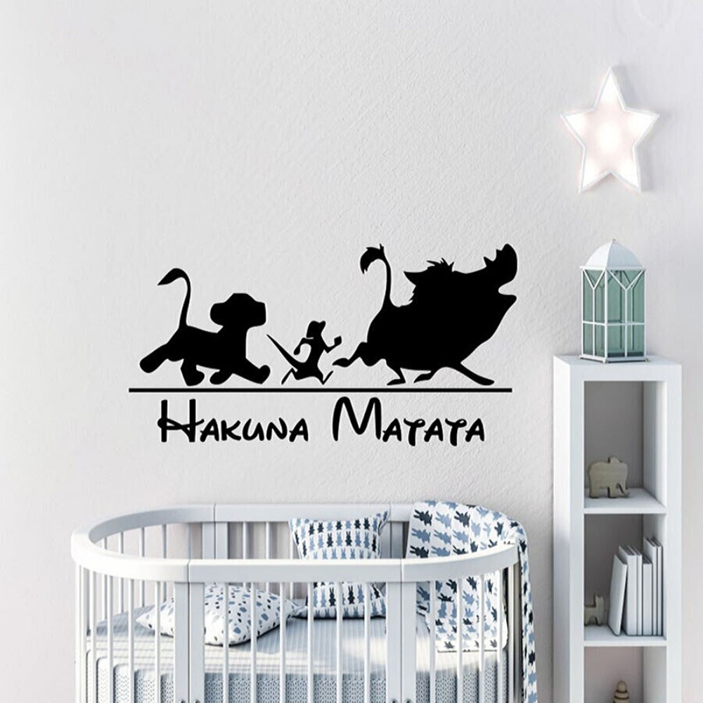 Sticker roi lion hukana matata.