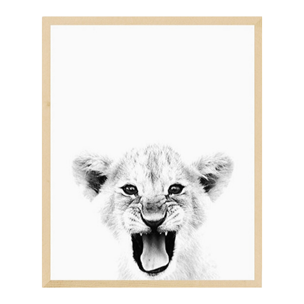 Cadre lionceau rugissant noir et blanc.