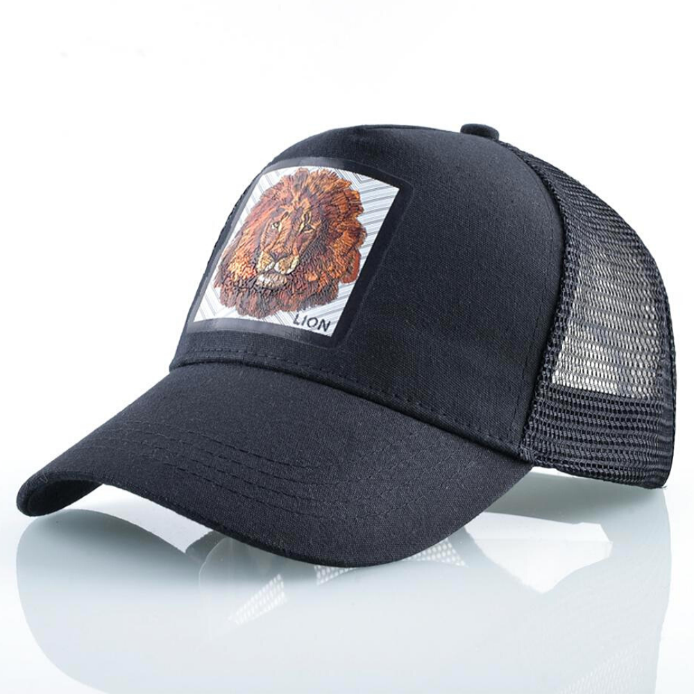 Casquette trucker lion noire.