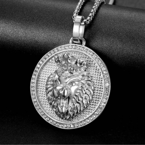 Collier tête de lion.