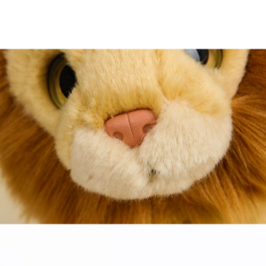 Doudou lion pour bébé.