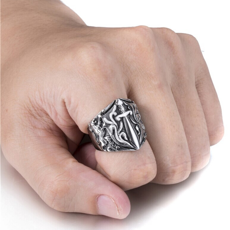 Bague Gladiateur Lion couleur argent