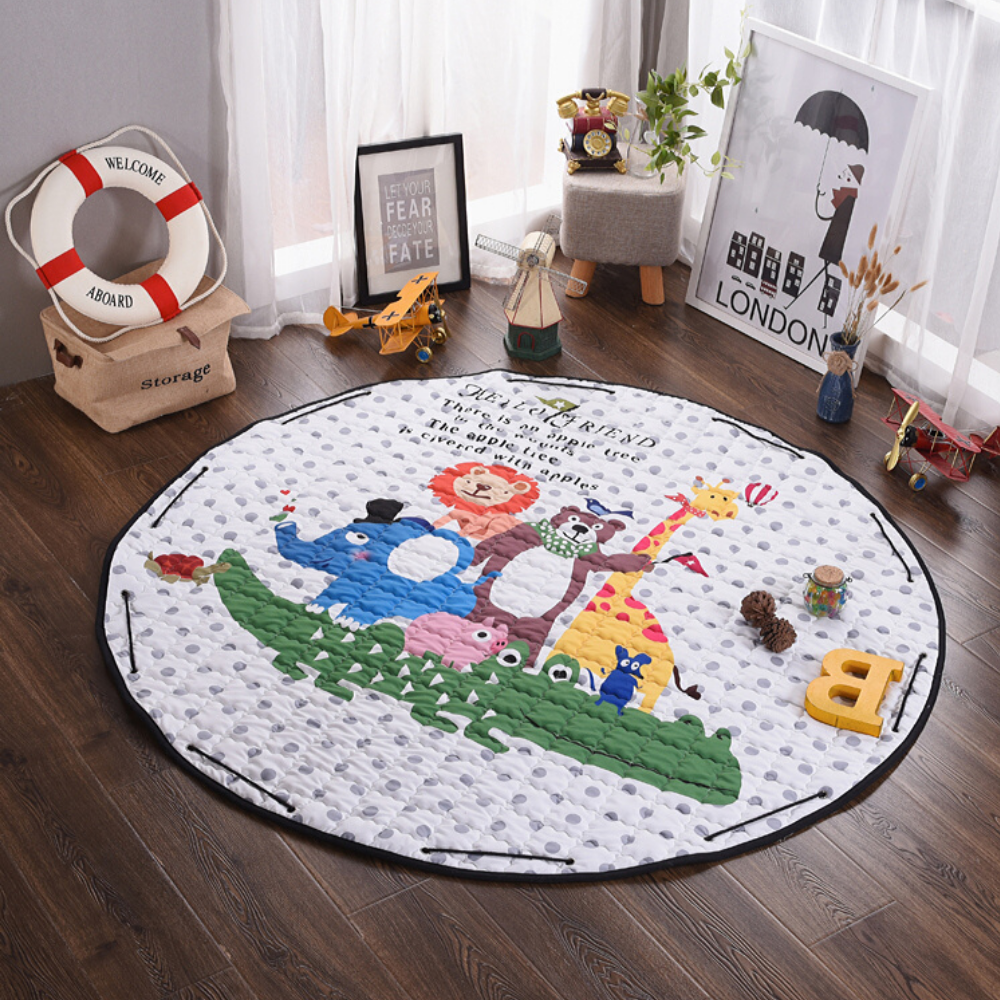 Tapis rond lion pour bébé.