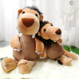Peluches en forme de lions.