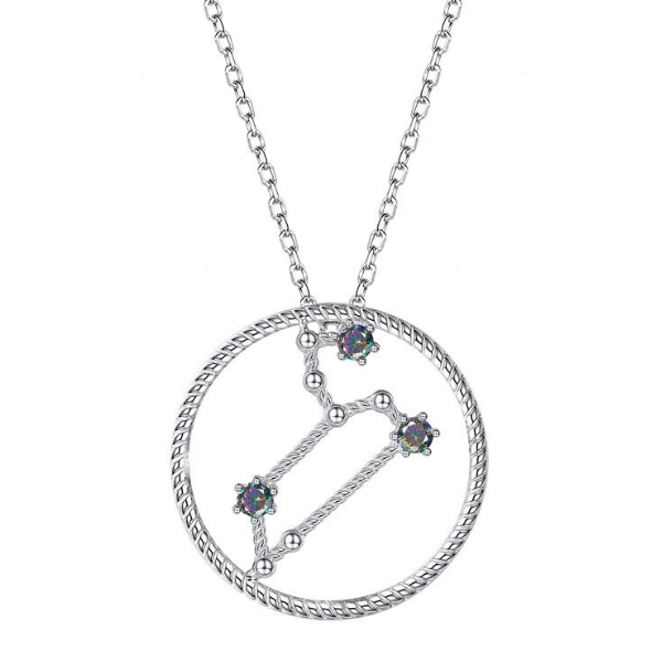 Pendentif signe astrologique lion pour femme.