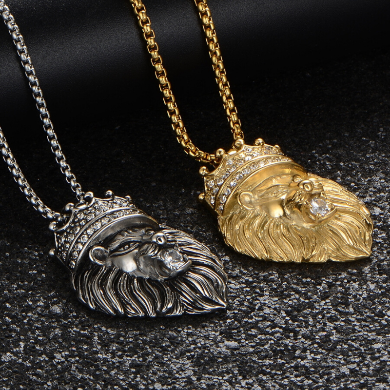 Pendentif lion or.