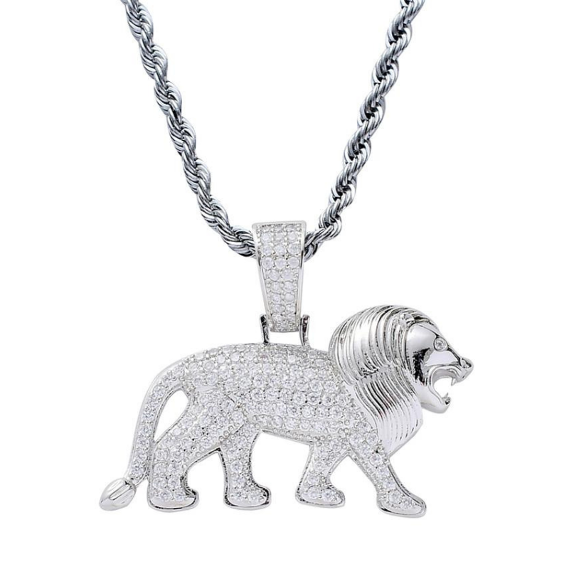 Collier lion femme.