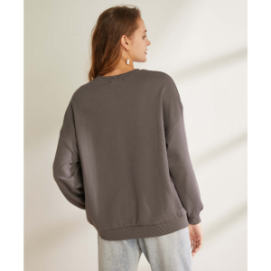 Pull gris foncé oversized pour femme.