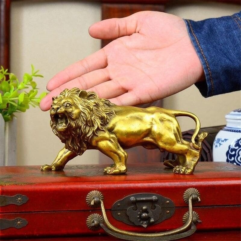 statuette-lion-sur-coffre