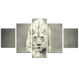 Grand canva avec lionne en noir et blanc.