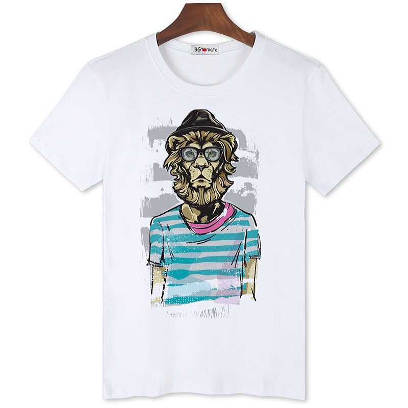 T-shirt lion blanc.