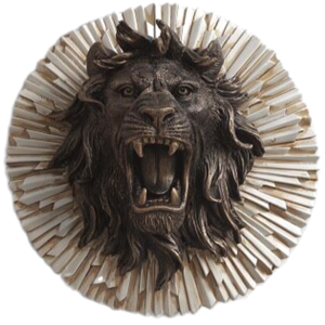 Tête de lion rugissant murale.